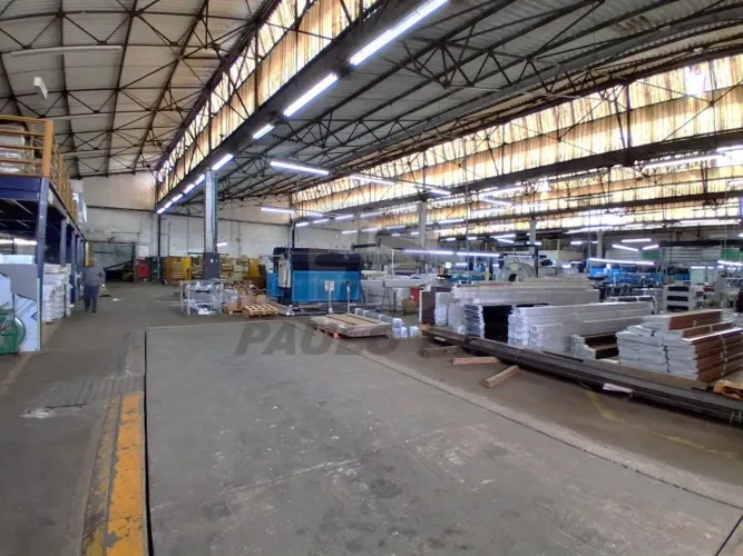 Galpão industrial para alugar no Bairro Sacomã em São Paulo - SP