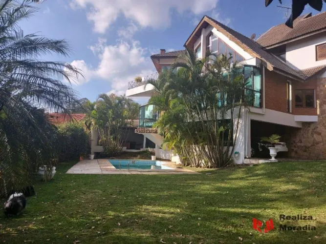 Casa com 4 dormitórios - 2 suítes - varanda - piscina - Aldeia da Serra - Barueri