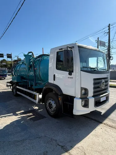 Vw 17190 2023 tanque limpa fossa hidro e vácuo