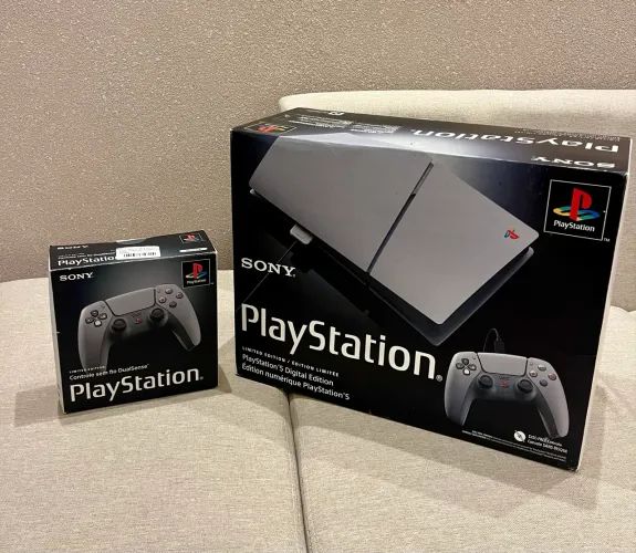 PS5 30 ANOS DOIS CONTROLES