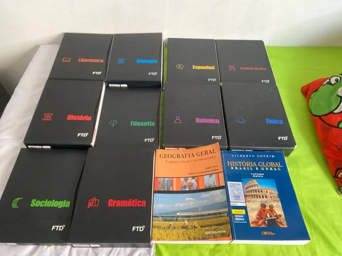 Vendo coleção inteira da FTD mais dois livros por fora