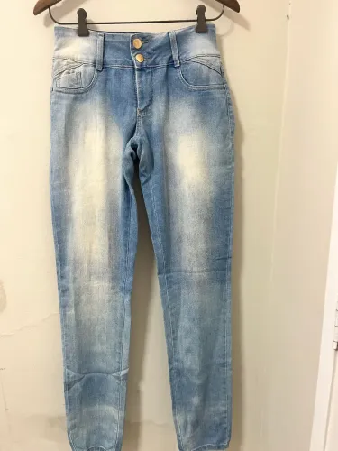 Lote com 10 unidades de calças jeans Femenina tamanhos 40 e 42 riachuelo, Renner, sawary