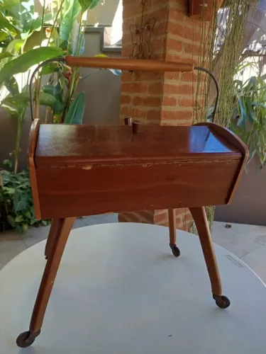 Caixa de Costura Antiga Pé Palito Anos 50/60 Original