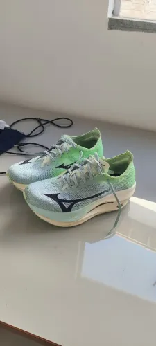 Tênis de corrida Mizuno Rebellion Pro Low