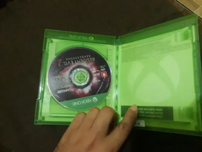 Resident Evil revelations 2 - X-box One Mídia Fisica