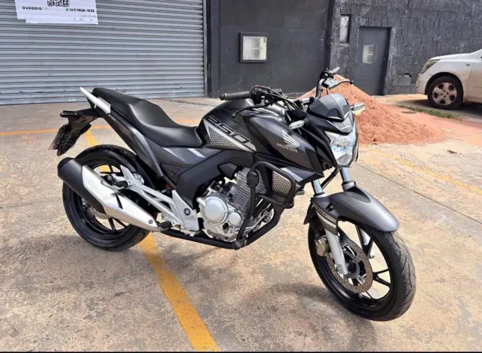 HONDA CB 250 2022