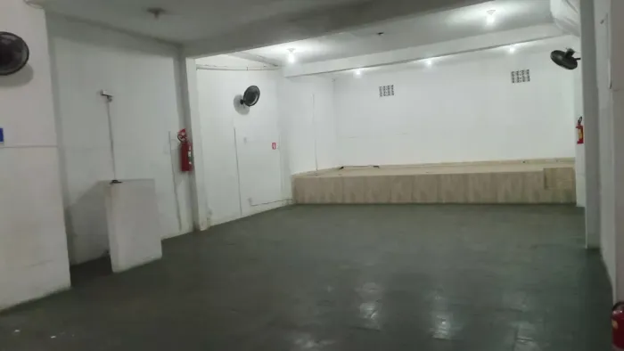 Salão para aluguel em ótimo local
