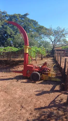 Ensiladeira e Vagão Misturador