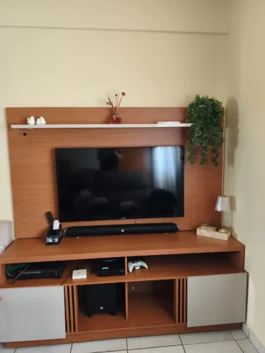 Rack TV semi novo