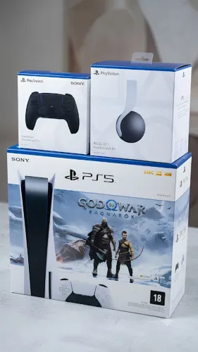 "PS5 completo, com dois controles e headset original.
