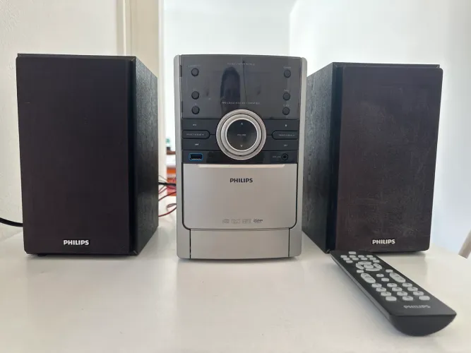 Aparelho de som Philips Micro System Hi-Fi com 2 caixas e controle remoto.