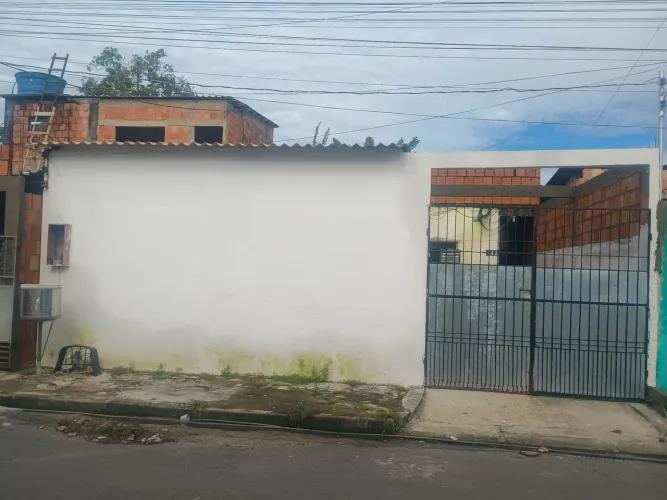 vende-se esta casa motivo de viagem