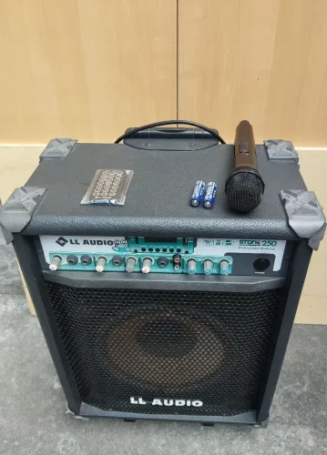CAIXA DE SOM AMPLIFICADA LL AUDIO, E MICROFONE SEM FIO