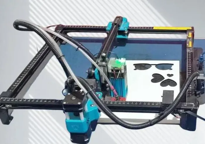 Máquina de gravação e corte a laser