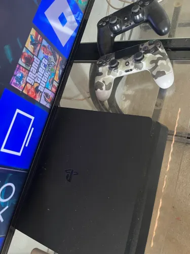 Ps4 slim 