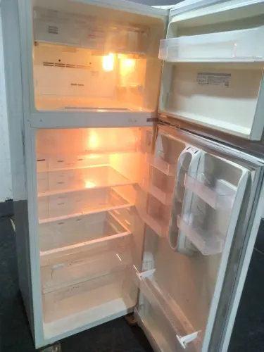 Vendo geladeira Electrolux frost free funcionando perfeitamente em excelente estado