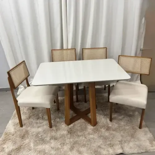 Mesa de Jantar 4 Cadeiras Maciça
