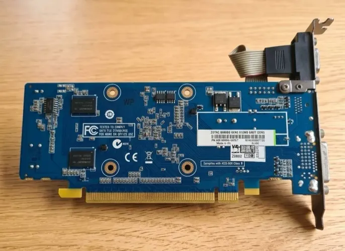 ?Placa de Vídeo Zotac GeForce 8400 GS 512MB DDR2 (Para dar vídeo)