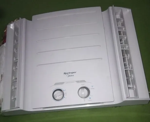 Vendo ar-condicionado semi novo com apenas 6 meses de uso