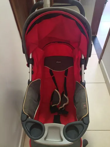 Vendo carrinho de bebê