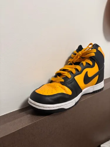 Tênis Nike Dunk High Michigan Preto amarelo 41
