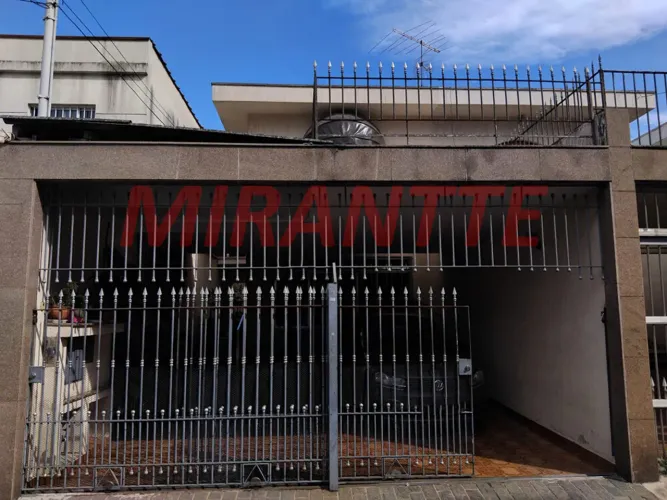 Sobrado de 236m² com 4 quartos em Pari