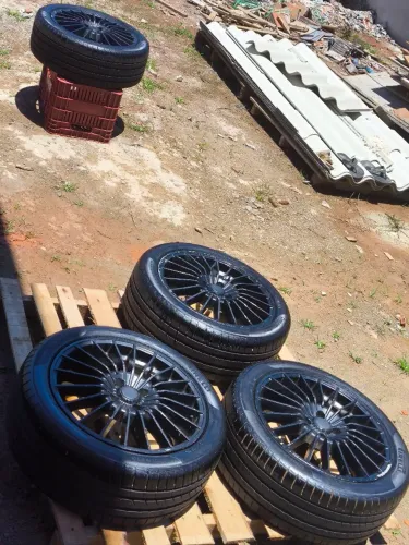 Vendo jogo pneu com as rodas 225/45/17