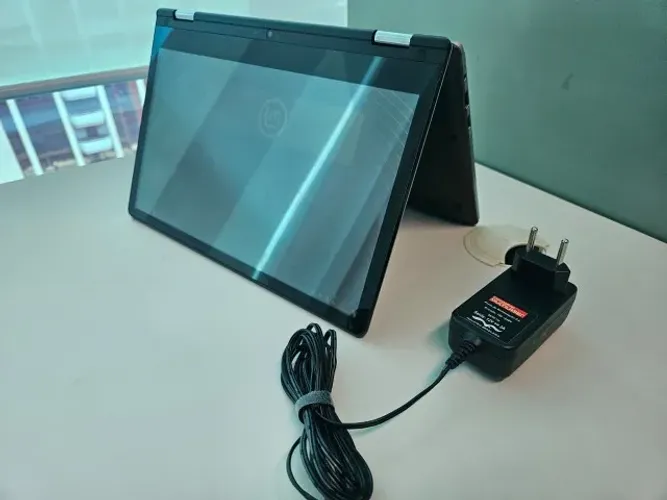 Notebook/tablet 2 em 1 Positivo Duo C4128B-1 touchscreen 11.6" Linux Mint xfce