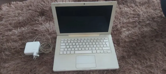 Macbook com fonte parou de funcionar barato