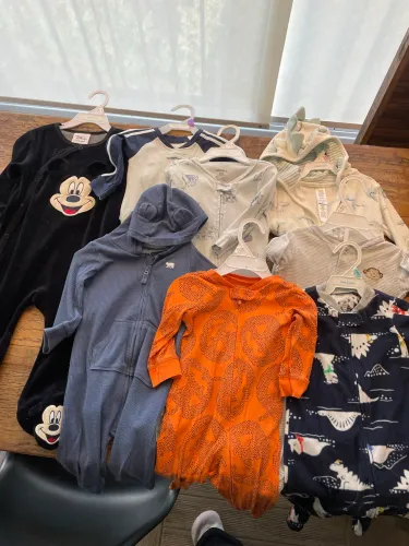 Lote de Macacões Bebê 6 a 9 Meses Carters Adidas e Disney