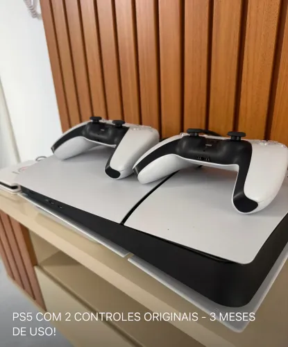 Vendo PS5 com dois controles ? 3 meses de uso?