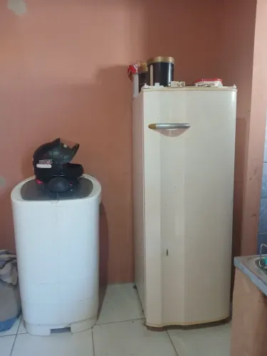 Vende-se essa geladeira