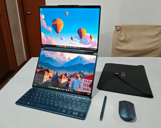 Notebook Lenovo Yoga Book 9i Duas telas OLED 13.3", Ultra 7 155U, 16GB RAM e 1TB SSD!