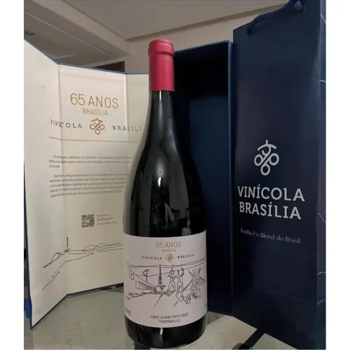 Vinho Tinto 65 Anos Brasília Tempranillo (versão Magnum de 1.500 ml