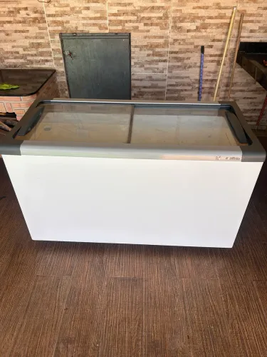 Frezer horizontal Metalfrio semi novo 127v