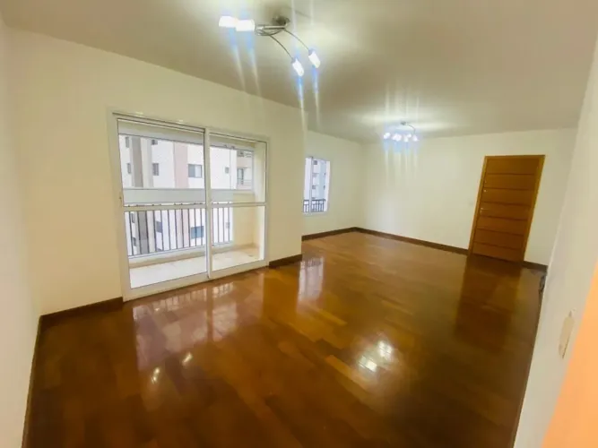Apartamento 140m², 4 Quartos (2 suítes), Banheiro social, Varanda, Lavabo, Sala, Cozinha,