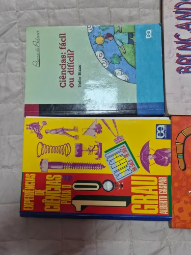 Vendo livro Brincando com Ciências para experiências práticas em Laboratório 