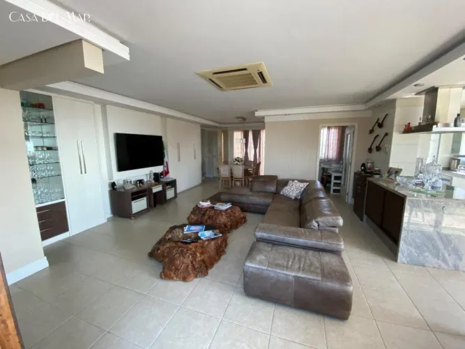 Cobertura para Venda em Florianópolis, Estreito, 4 dormitórios, 3 suítes, 6 banheiros, 3 v