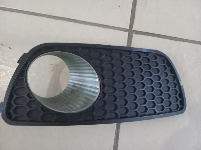 GRADE MOLDURA PALIO LADO ESQUERDO FAROL DE MILHA