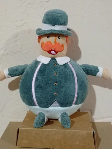 Brinquedo Boneco Pelúcia Mundo Bita usado
