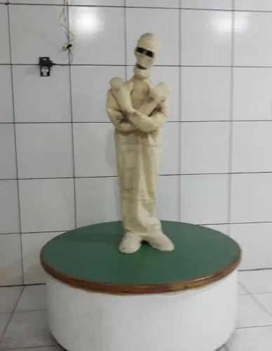 Múmia para decoração de Halloween