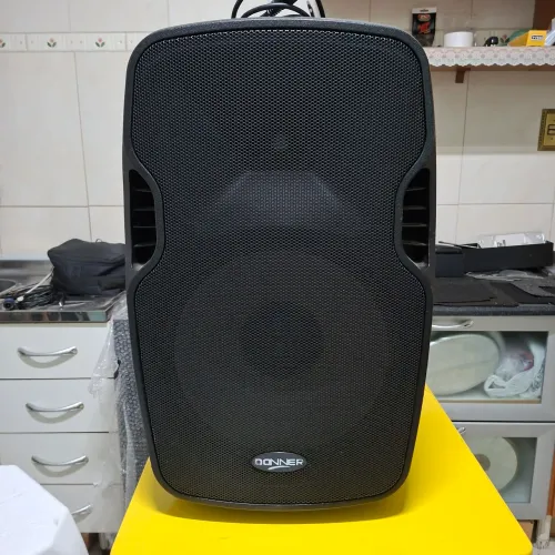 Caixa de som ativa 300W