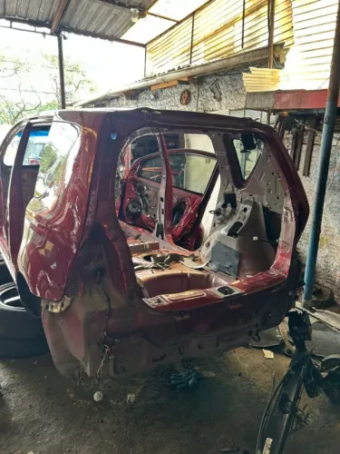 Caixote Traseiro Nissan Grand Livina S 2011
