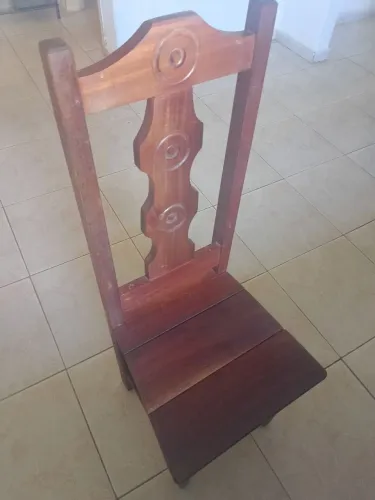 Cadeira de madeira