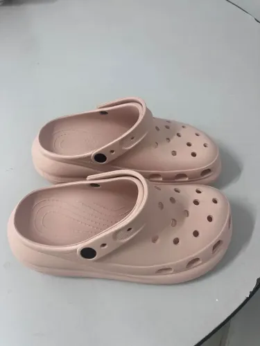 Vendo Crocs nova