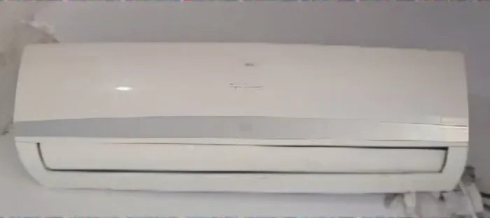 Ar Condicionado Springer 18 mil btu, leva junto 6m de tubos de instalação, ar com defeito