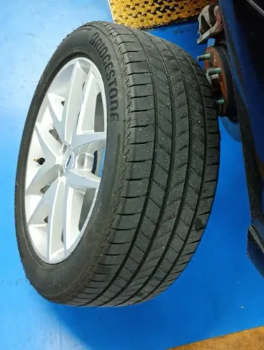 Pneus 225/50 R17 DOT 3/20