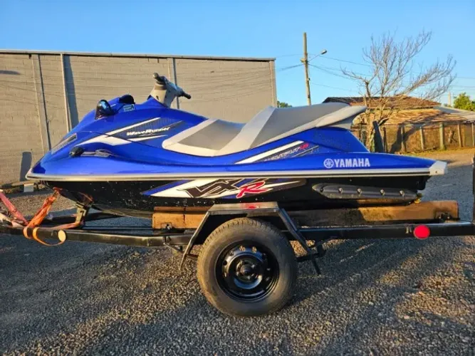 JET Sky Yamaha VXR 1.8 com reboque