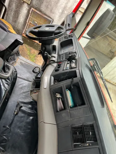 Vende se caminhão caçamba