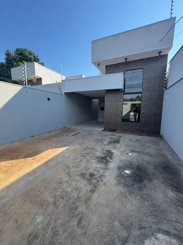 Vende-se Casa com 3/4 no bairro Cristo Rei em Várzea Grande-MT